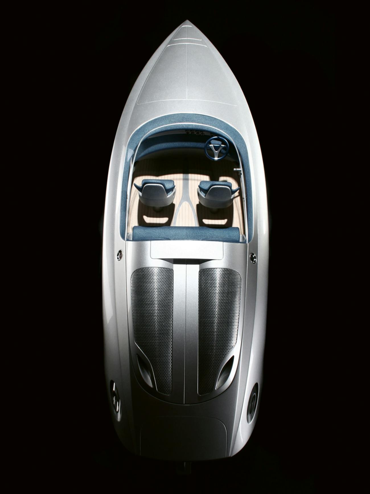 The Fearless 28 speedboat transferred signature Porsche characteristics from the open road to open water