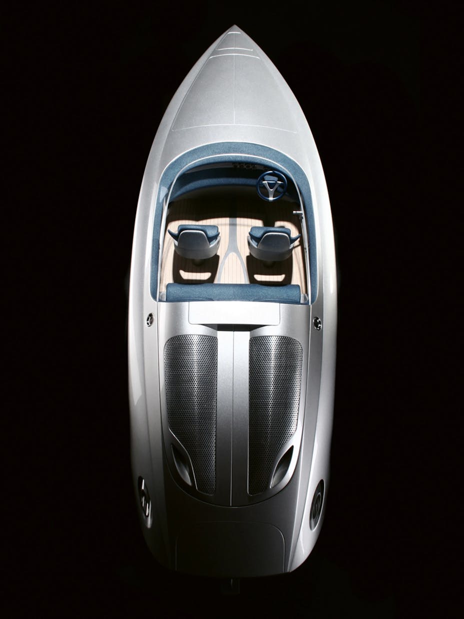 The Fearless 28 speedboat transferred signature Porsche characteristics from the open road to open water