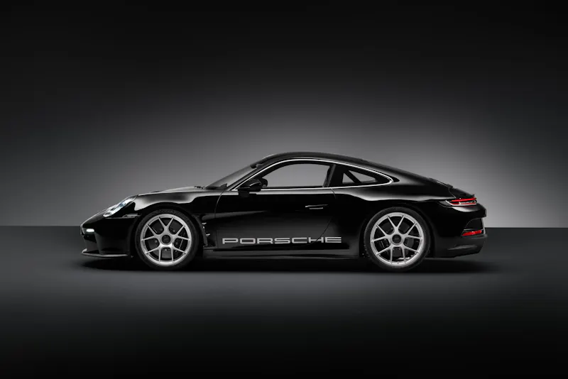 Porsche 911 S/T — Jet Black — side profile — official press photography