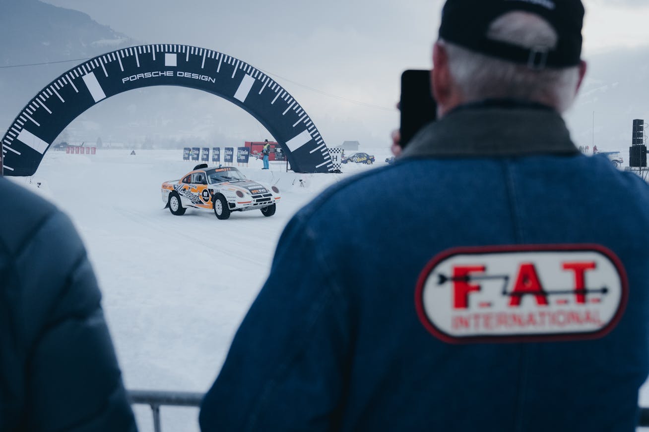 Porsche 959 Evolution drifting at F.A.T. Ice Race