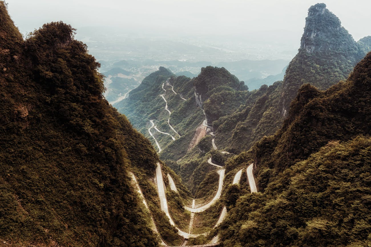 Hairpin bends in the mountains of Hunan