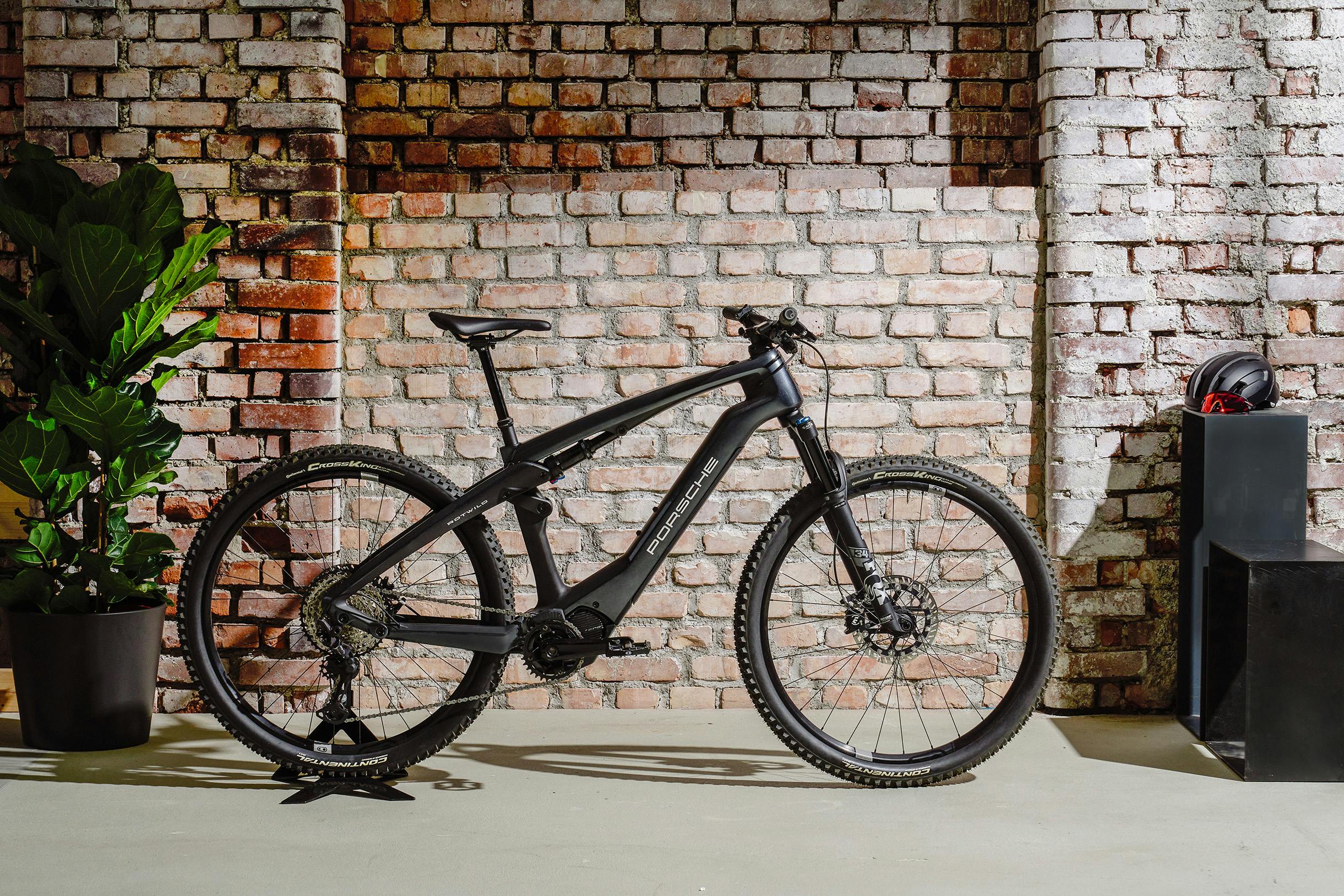 Discover the Porsche eBikes range