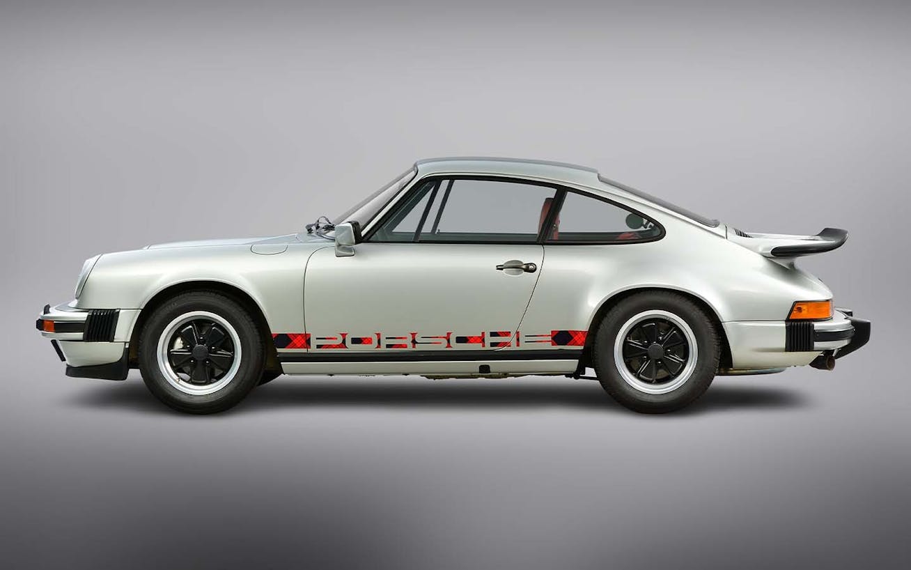 Side view of Porsche 911 Turbo 3.0 (type 930)