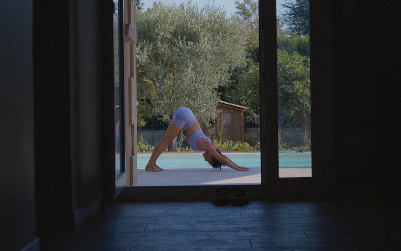 Pro kitesurfer Rita Arnaus performing yoga in Provence