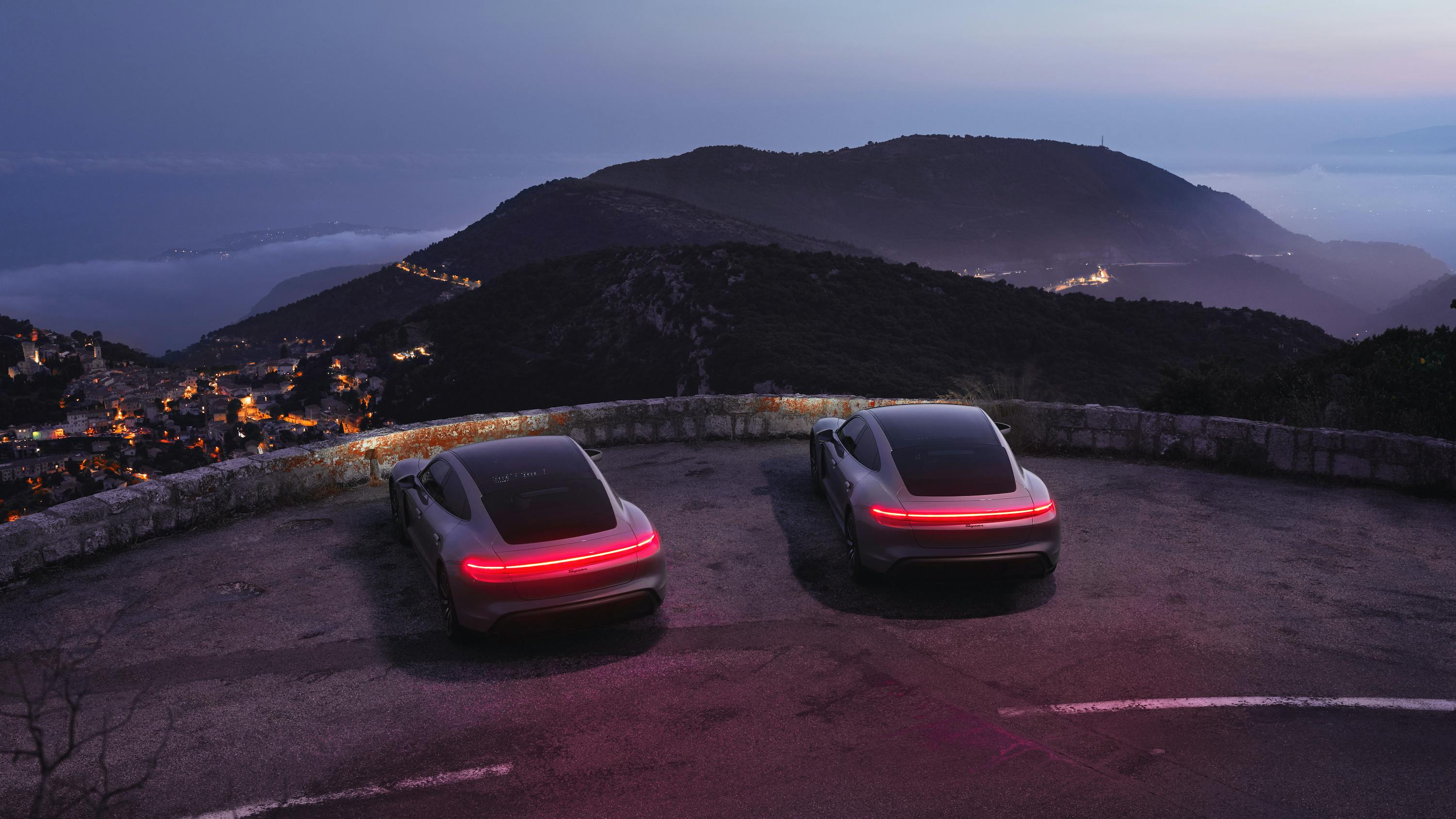 Porsche taycan night online