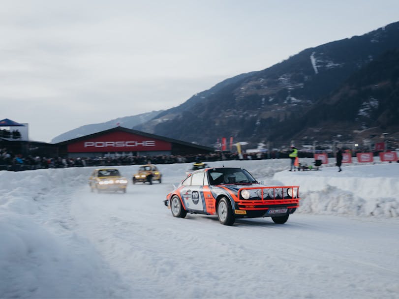 Classic Porsche 911s drifting on ice at the F.A.T. Ice Race 2025