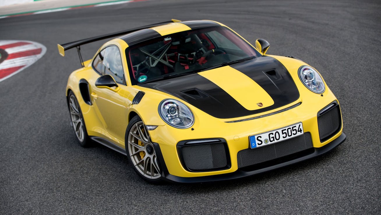 Front three-quarters view of Porsche 911 GT2 RS (type 991.2)