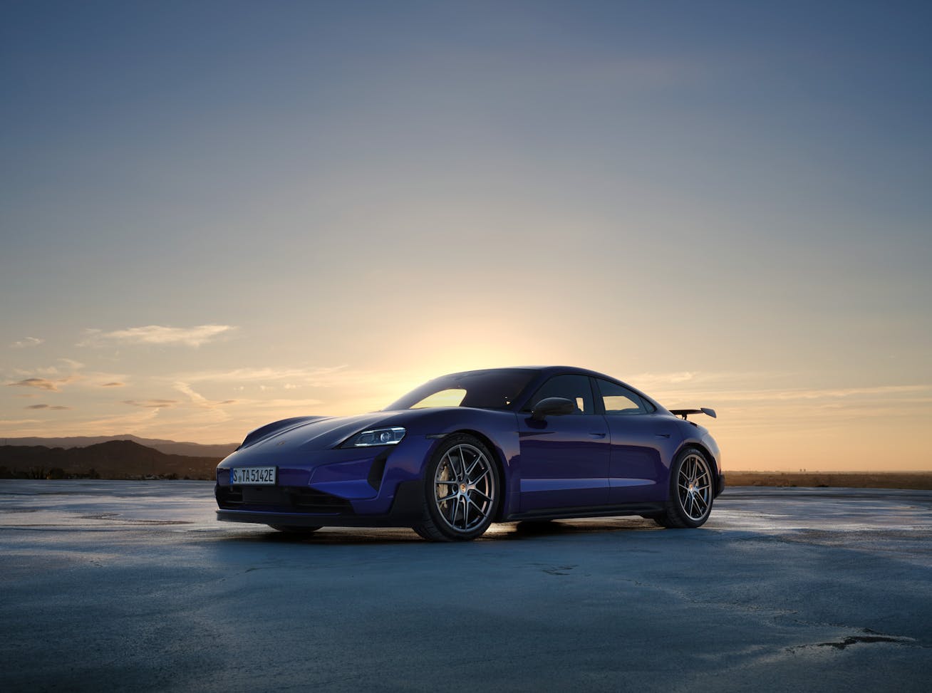 Front view of Porsche Taycan Turbo GT with Weissach Package