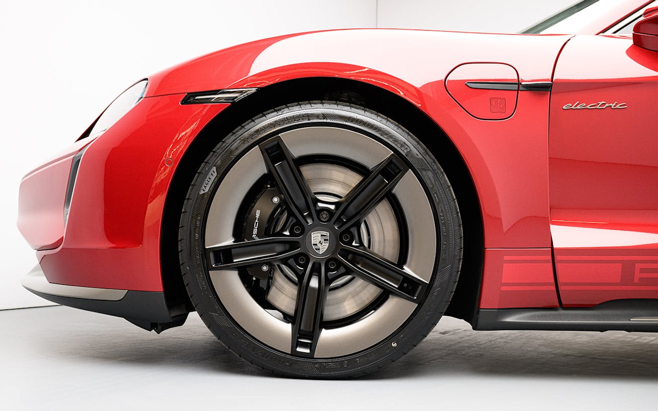 Exclusive 21-inch alloy wheels on Porsche Taycan Turbo K-Edition