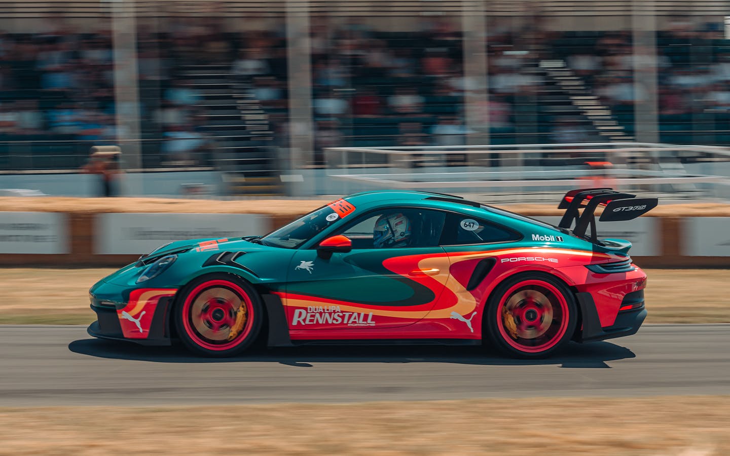 Dua Lipa Rennstall 911 GT3 RS at 2025 Goodwood Festival of Speed