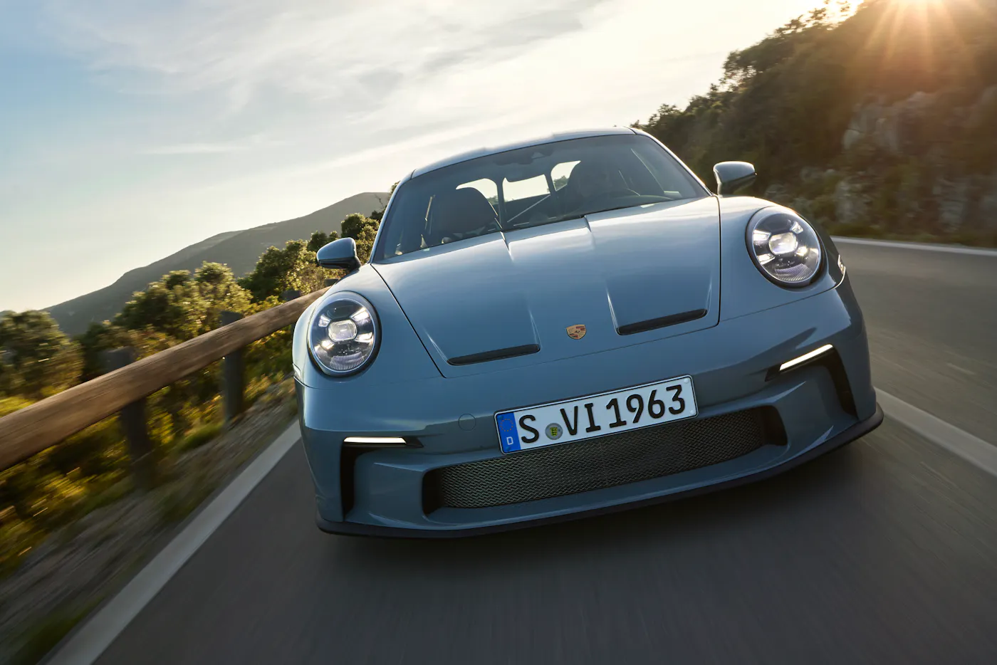 Porsche 911 S/T Heritage Design Package — front view — official press photography