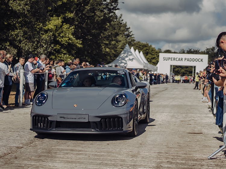 911