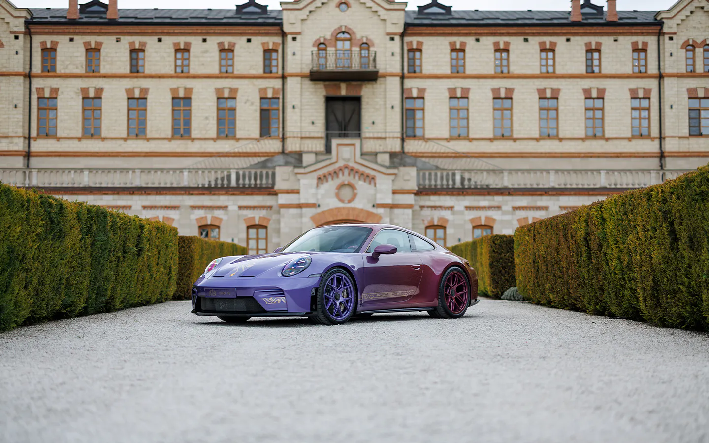 Side view of Porsche 911 GT3 with Touring Package Tree of Life gallery 1