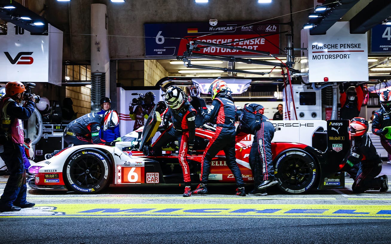 Porsche Penske Motorsport 963 during pitstop, 24h of Le Mans