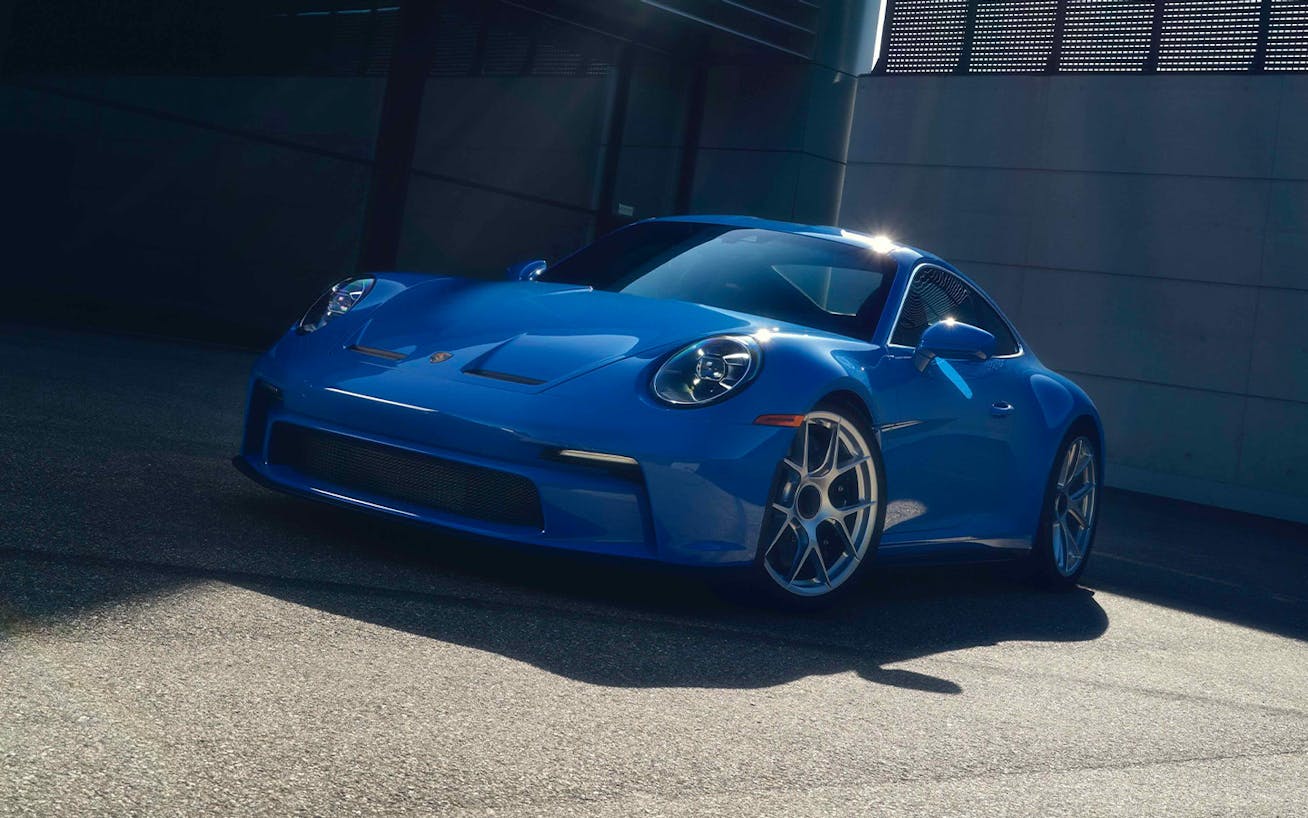 Porsche 911 S/T in Dani Blue on parking lot 