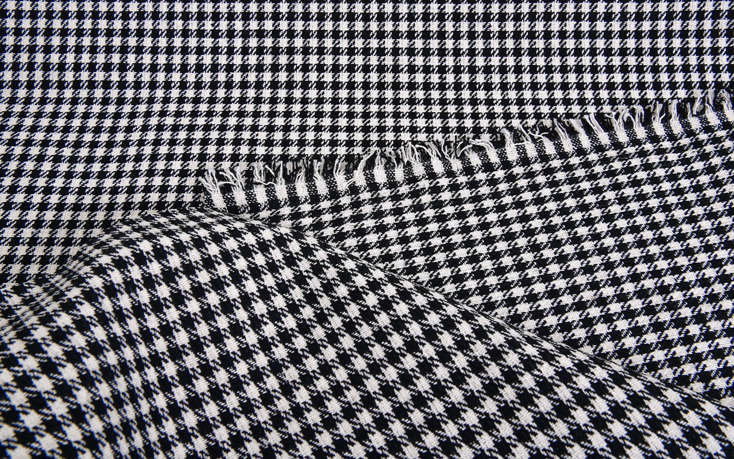 Historical Fabrics by Porsche_Pepita fabric_Black White_gallery 1.3
