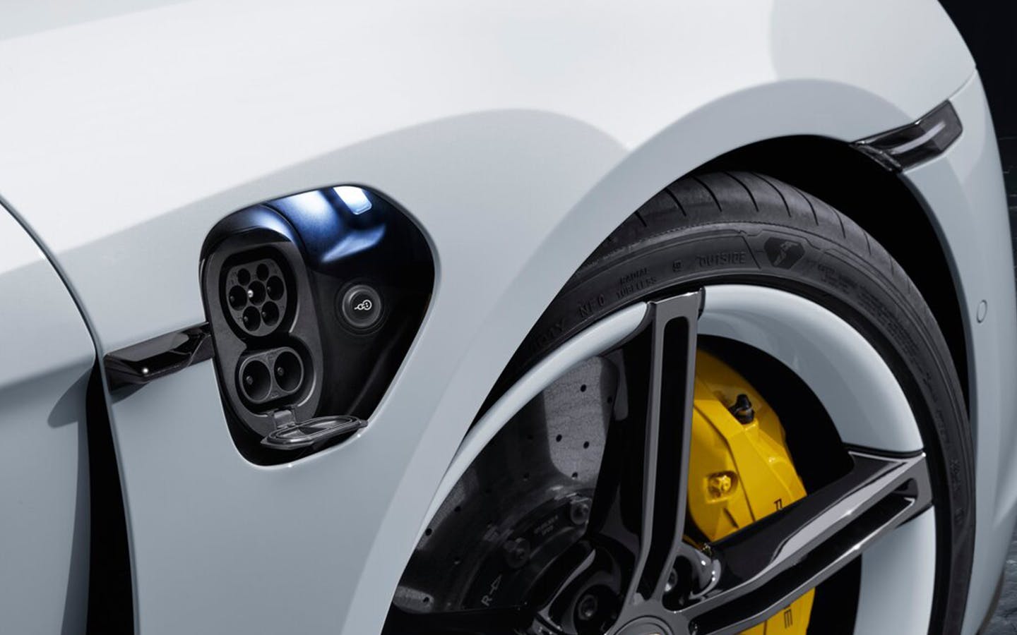 How long does it take to charge a Porsche Taycan