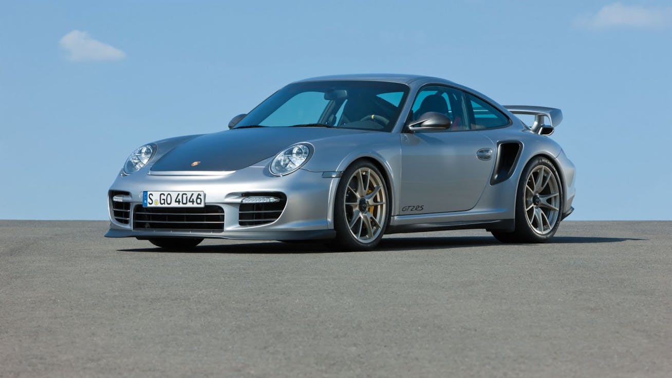 Front three-quarters view of Porsche 911 GT2 RS (type 997.2)