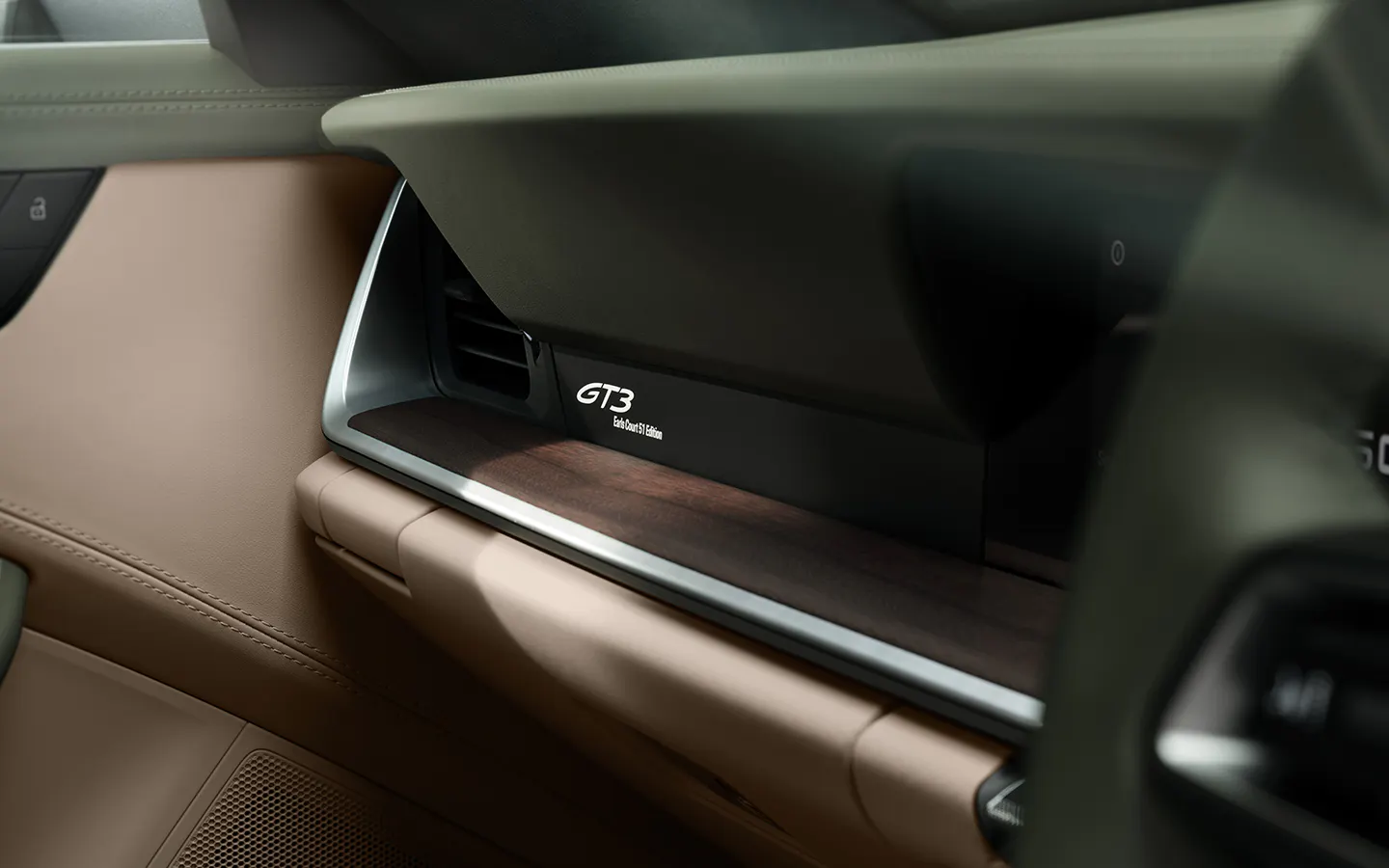 content-004-Interior of Porsche 911 GT3 Earls Court 51 Edition with bespoke heritage-inspired details