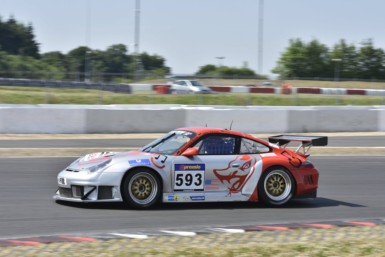 Porsche 911 GT3 RSR (type 996) racing at the Nürburgring 