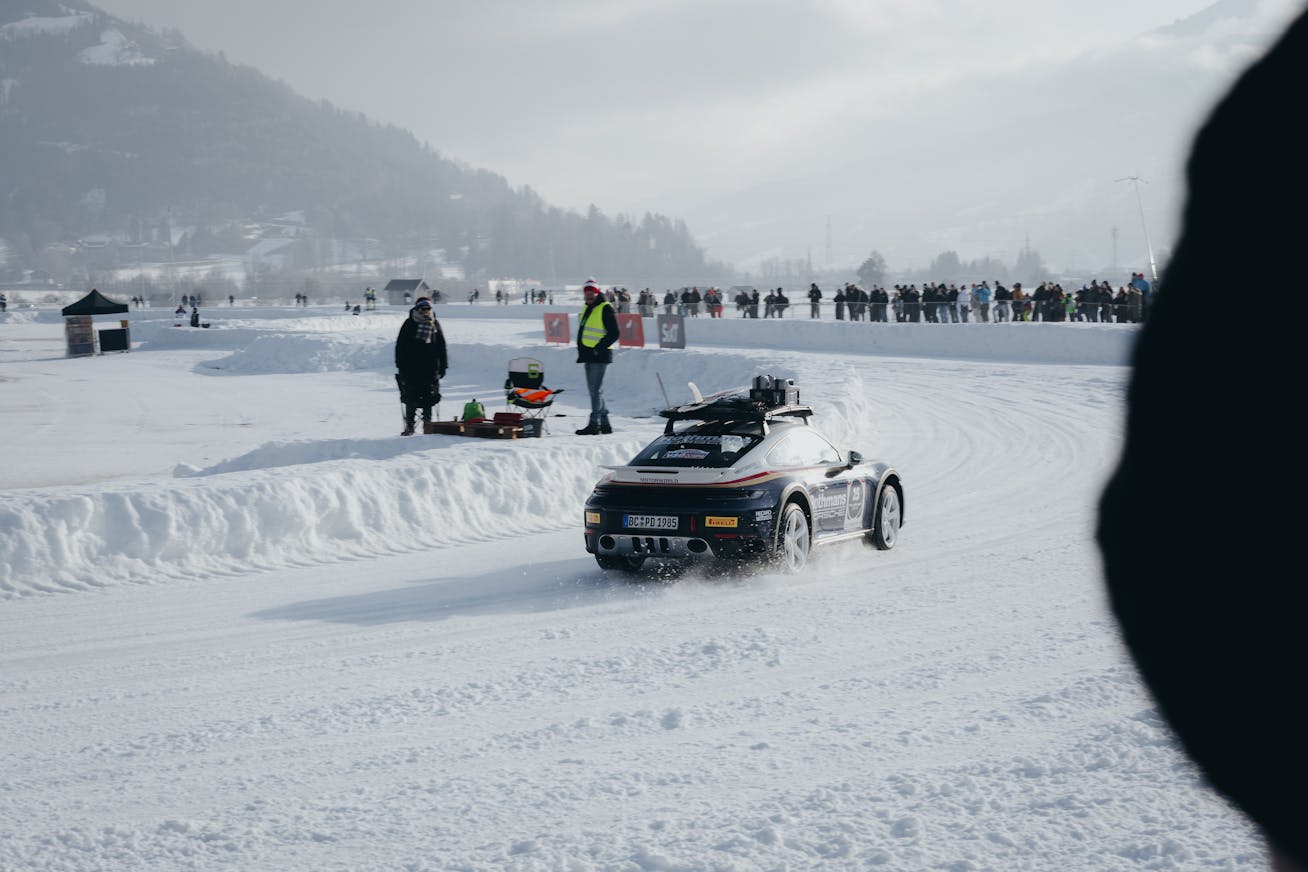 Porsche 911 Dakar driving on snow at F.A.T. Ice Race