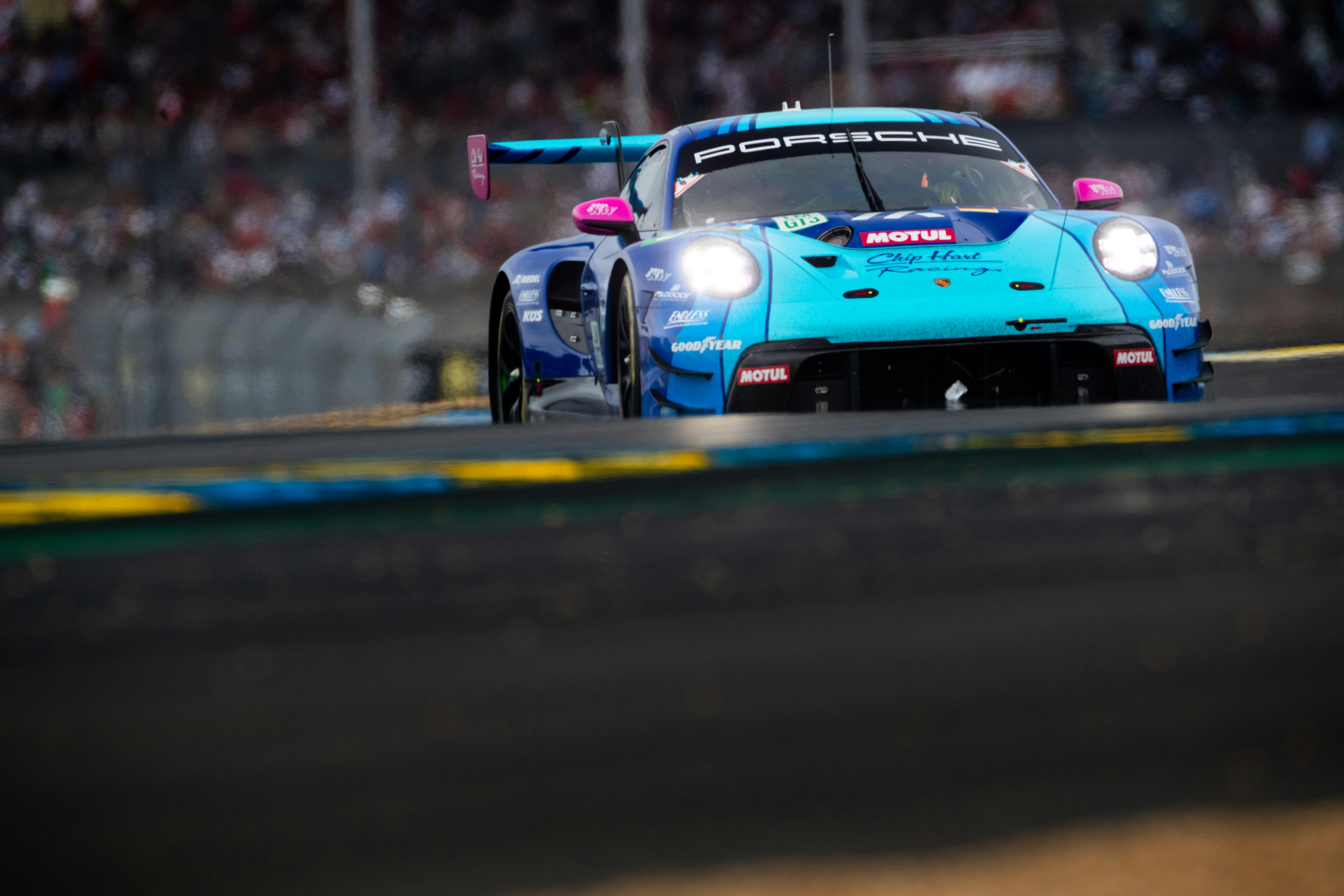 chip hart racing porsche 911 gt3 r Driving le mans