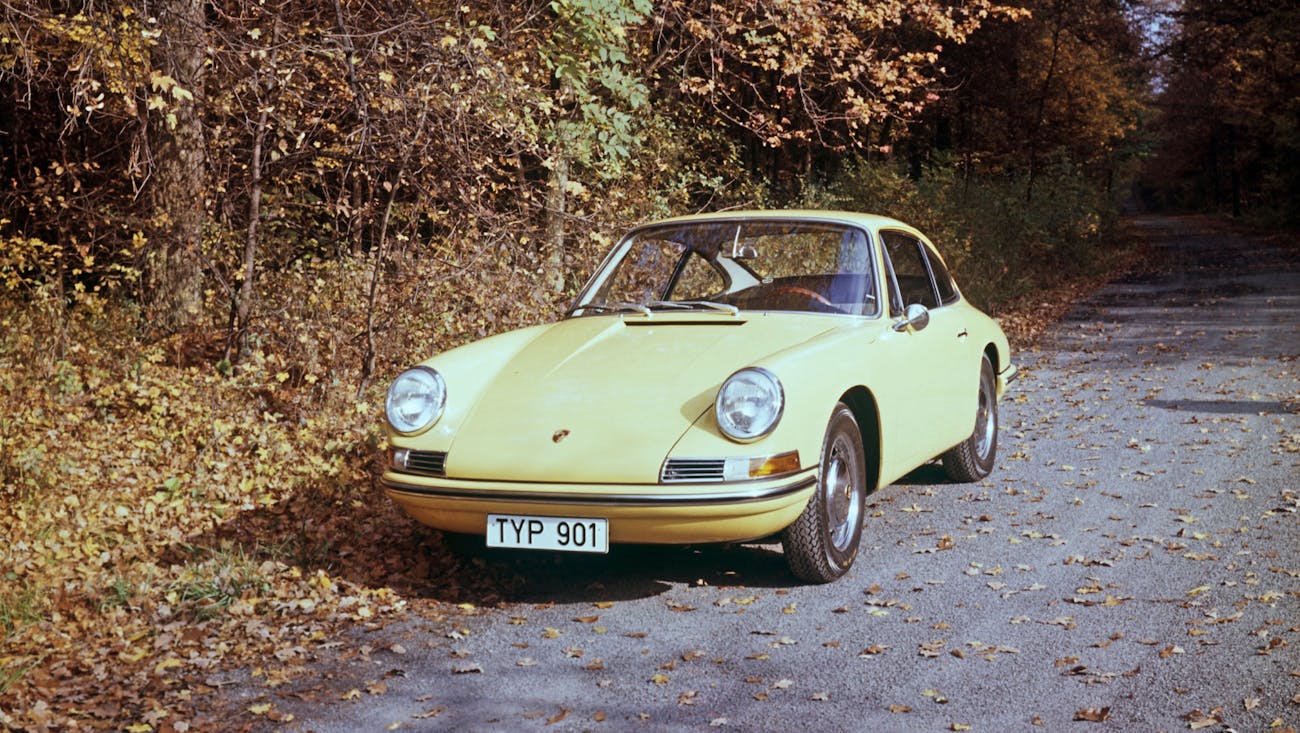Porsche 901 protype in yellow