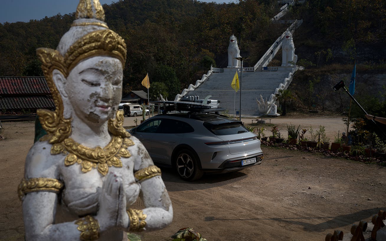 Buddha statue in front of Thai temple 
