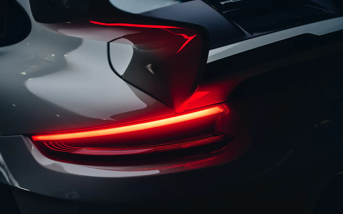 Porsche 911 Flachbau RS rear light and sculpted bumper