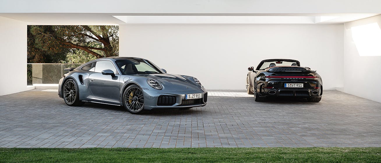 911 Turbo S (type 992.2) coupé and cabriolet side-by-side