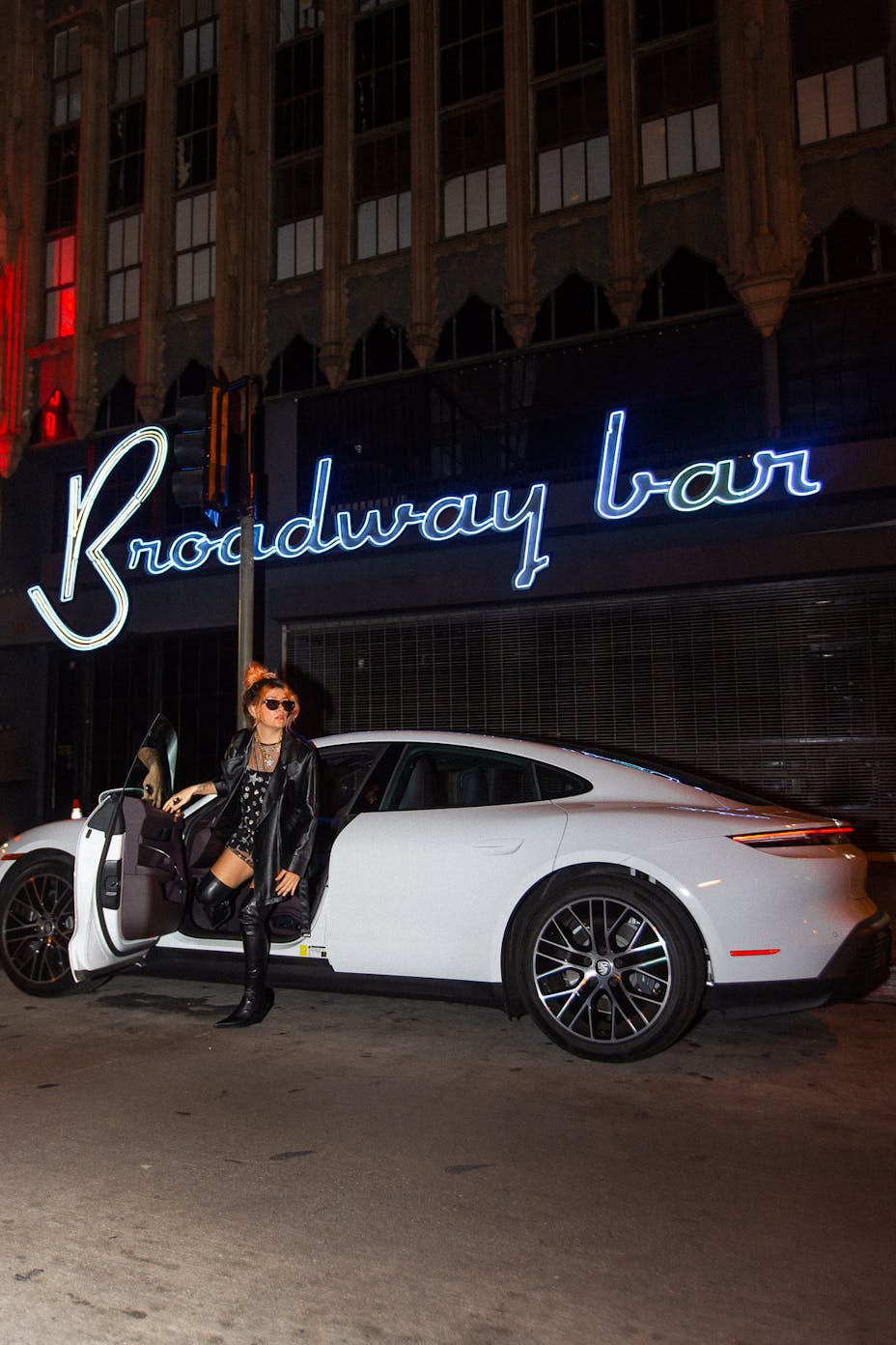 how-20to-20spend-2048-20hours-20in-20los-20angeles-20with-20an-20electric-20car-205