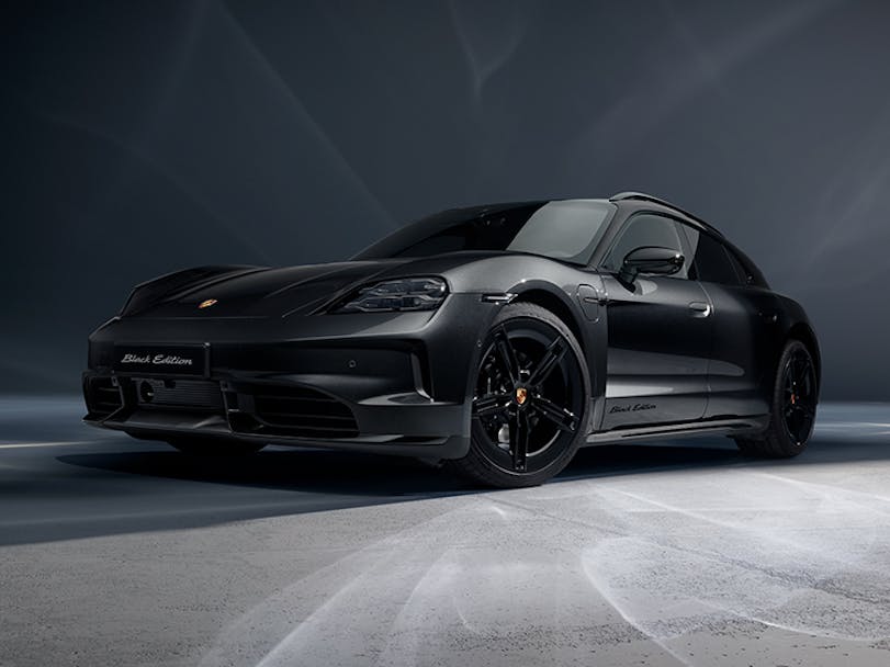 Front three-quarter view of Porsche Taycan Sport Turismo Black Edition